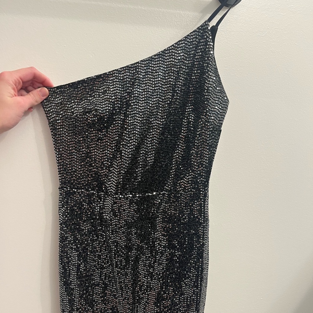 Elegant Black Sequin One-Shoulder Dress